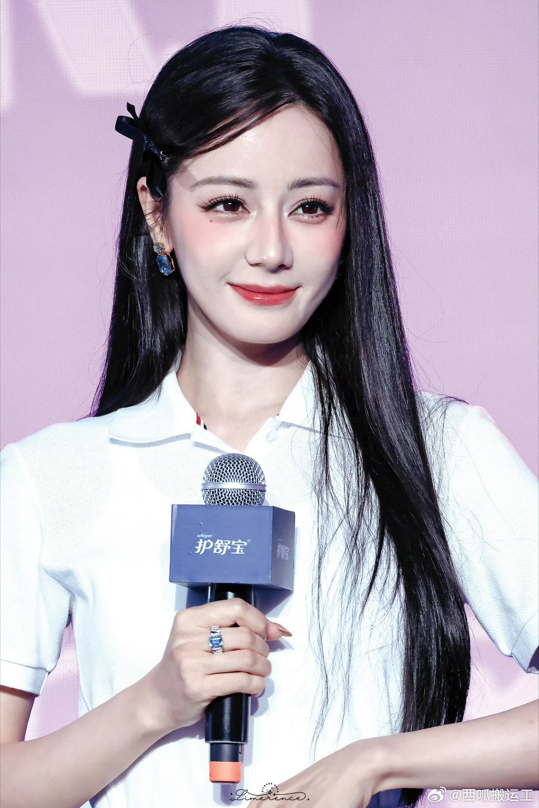 迪丽热巴直播水灵灵的学姐迪上线，最近迷上了邓妍，就这么华丽丽的忘记了迪丽热巴的直