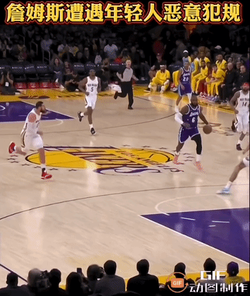 兄弟篮球：詹姆斯被年轻人恶意犯规，浓眉哥口头教育：要学会尊老爱幼。
@NBA #