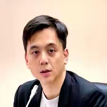 蓝营这步棋，有点意思了啊。
 
可不是随便摆摆样子！刚结束的县市长联席会直接拍板