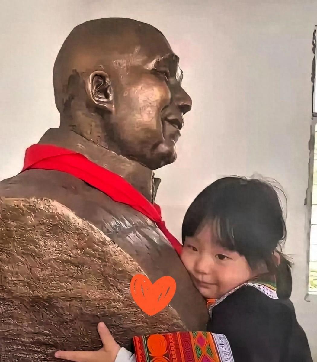 2021 年，四川成都 1 女子带着 3 岁的女儿到大凉山景区，谁料，两人走到一