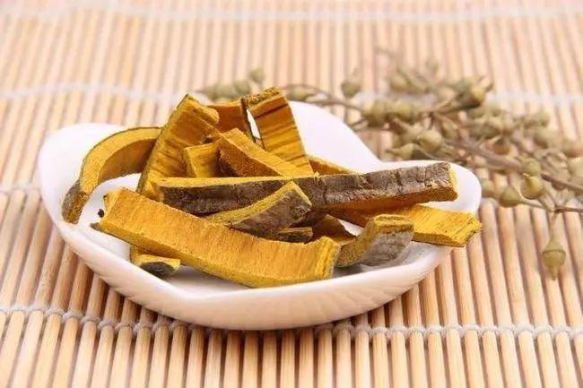 讲讲二妙散的搭配

二妙散（黄柏、苍术），专治下肢丹毒，阴道炎，湿疹，皮肤病，最