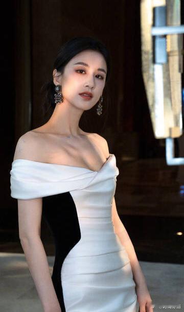 #黄圣依又选不离婚#黄圣依在这期的选择里又选择了不离婚，理由很简单，因为他听到了