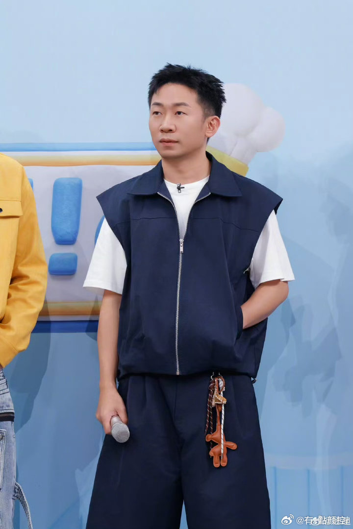 我和建模怪的区别belike杨迪反复回看依旧笑点满满！杨迪亲身演绎普通人与建模脸