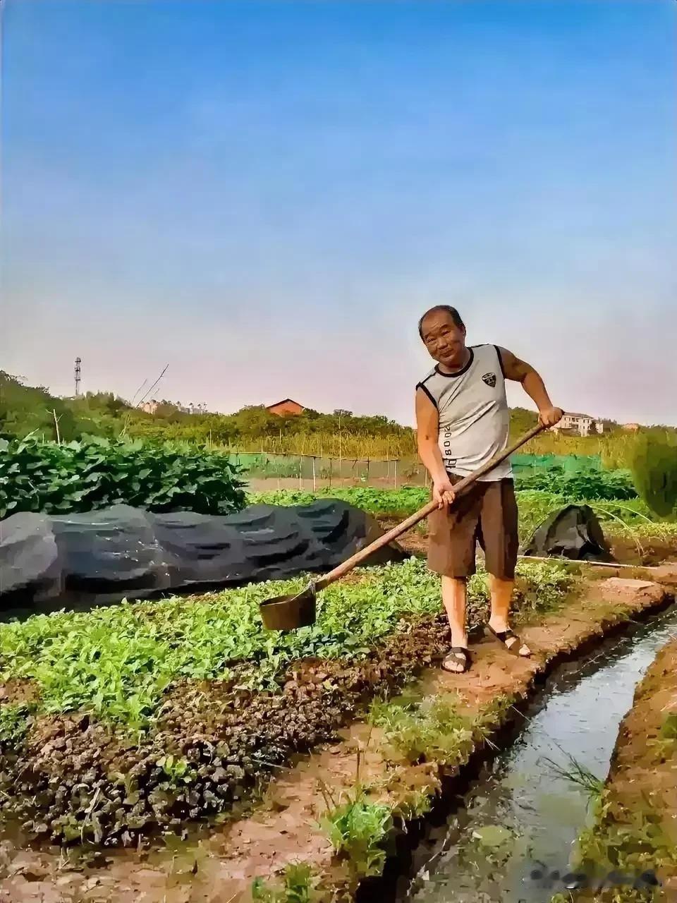 论生死归一 惜人间缘分
 
人生一世，草木一秋，世间最公平、最不讲情面、谁也逃不