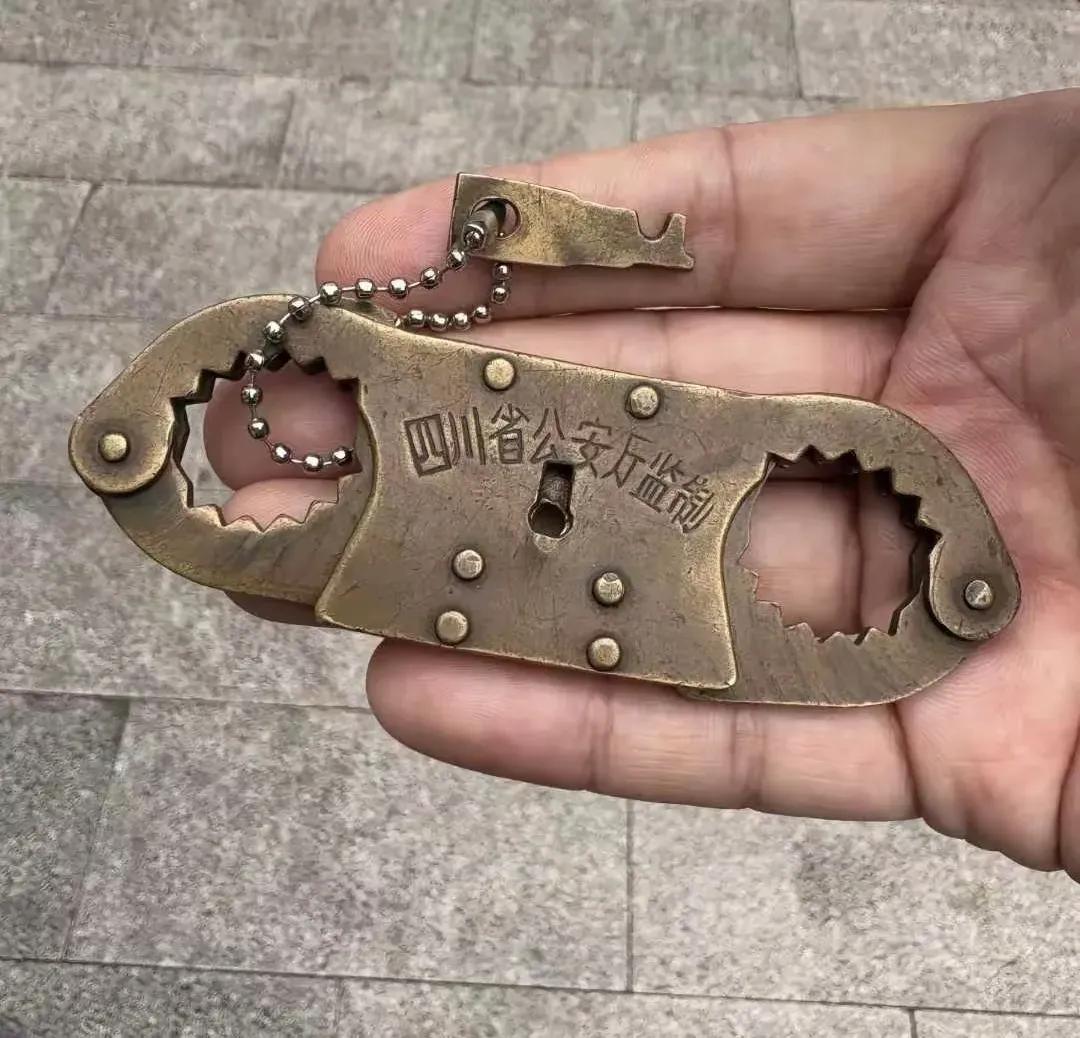 问了一百个人了，都不知道这是什么东西？