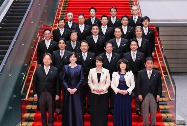 全面反华？5国已派兵堵门，日本换了个角色，向中国邻国兜售军火。日本最近的操作透着