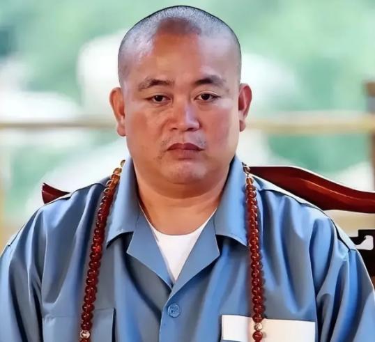 没想到
释永信案件
又迎来了一个新消息……
 

从七月底开始一桩涉及著名宗教人