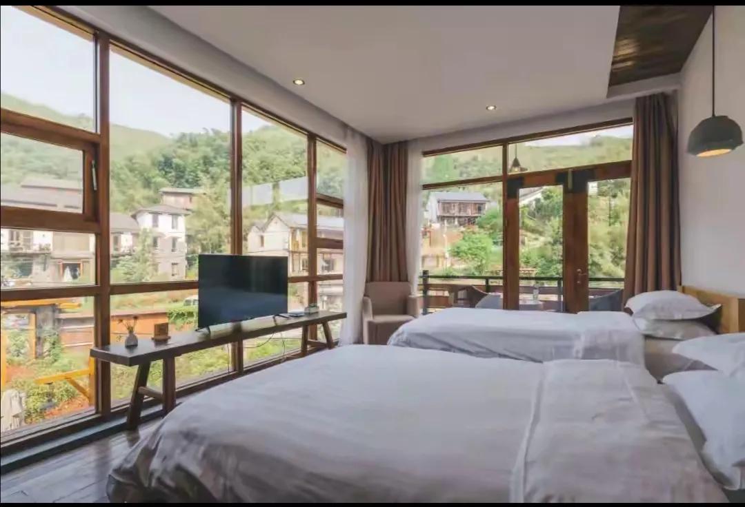 《警惕！“薅羊毛”变犯罪：上海 00 后女生 5 个月骗 13 万获刑，这些案例