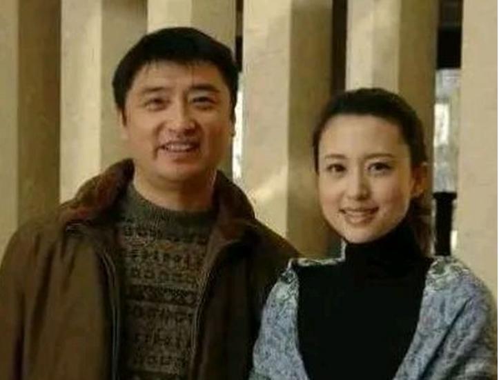 2013年，毕福剑把34岁的主持人张蕾，介绍给了54岁的富商王吉财，并劝张蕾：对