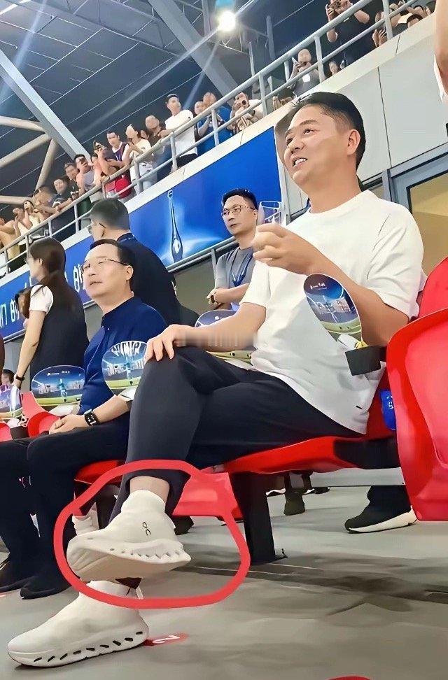 东哥这消费水平……我居然无法反驳！ 