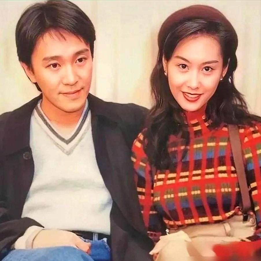 鲁豫问他干嘛不结婚，他只苦笑，说自己现在这样，应该没机会了。

新片《女足》烧了