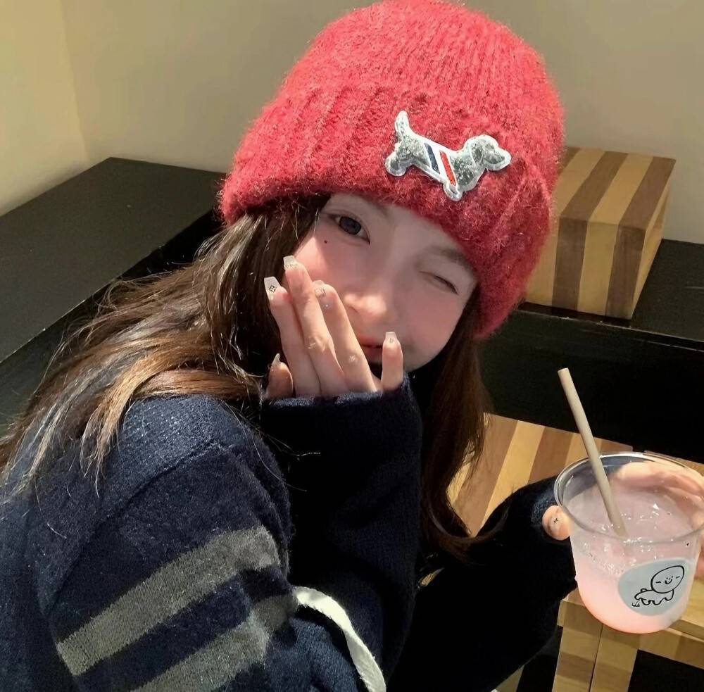 有的人会偷偷给你包里塞钱 有的人生怕在你身上花的钱打水漂 还有的人生怕你花他的钱