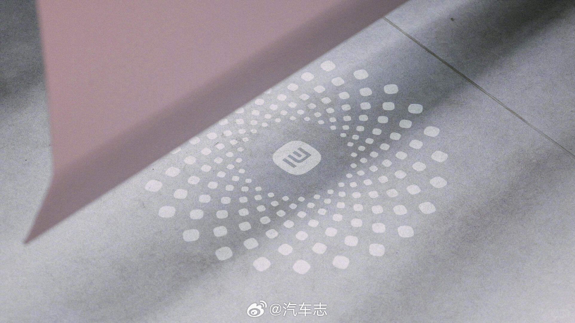 又一高定SU7 Ultra，哑光鎏金粉～你们觉得好看吗？小米su7ultra