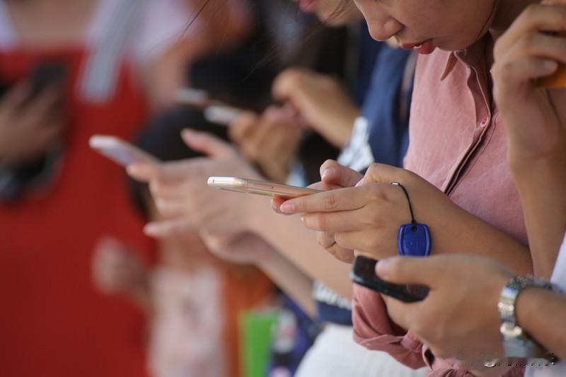 精选铁粉计划通过技术升级与机制优化，显著提升了用户粘性与平台生态健康度。以抖音铁