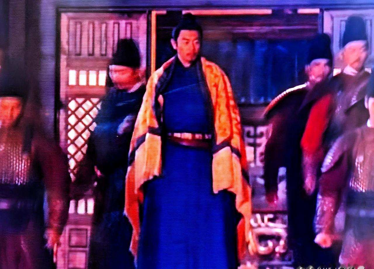 震惊！
“黄袍加身”这四个字，你是不是也只知道赵匡胤？
大错特错！
我今天才知道