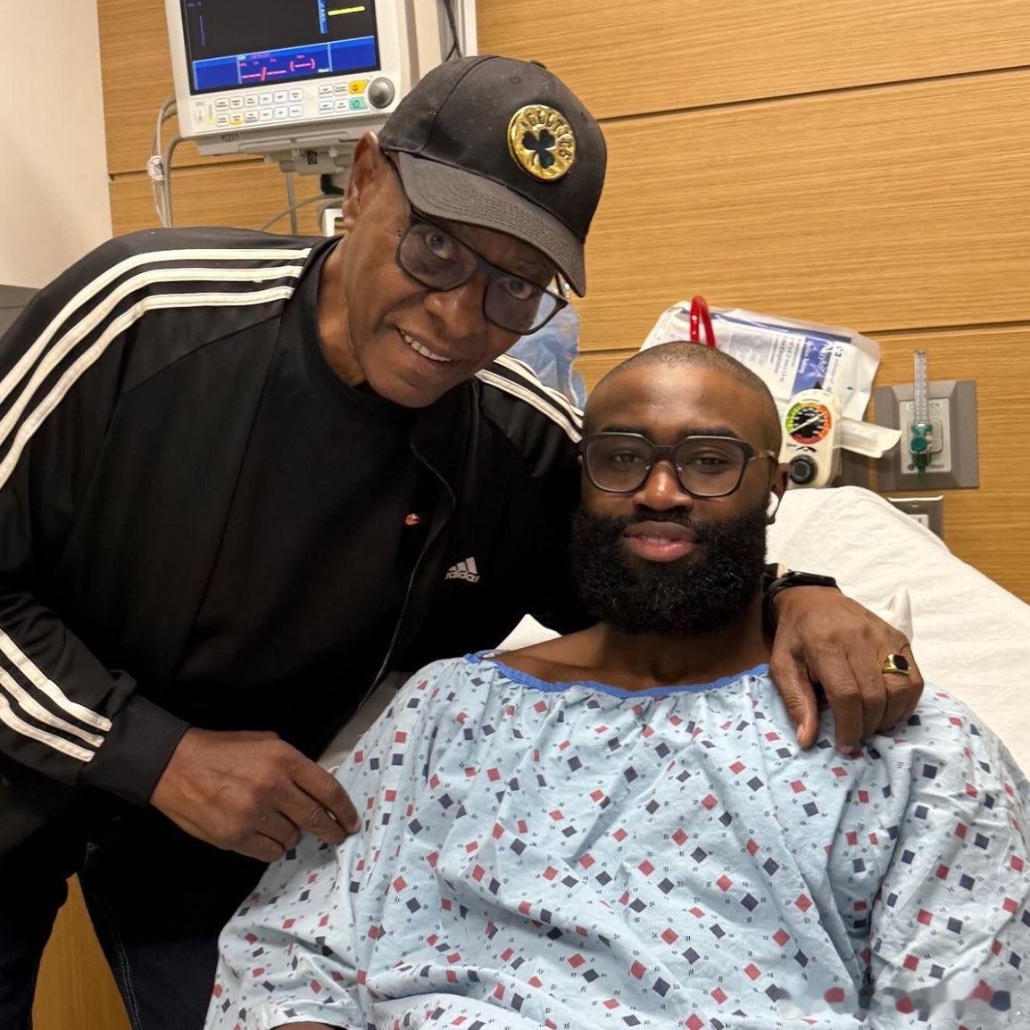 [允悲][允悲][允悲]只能说时间变化快祝哥俩都早日康复凯尔特人nba ​​​
