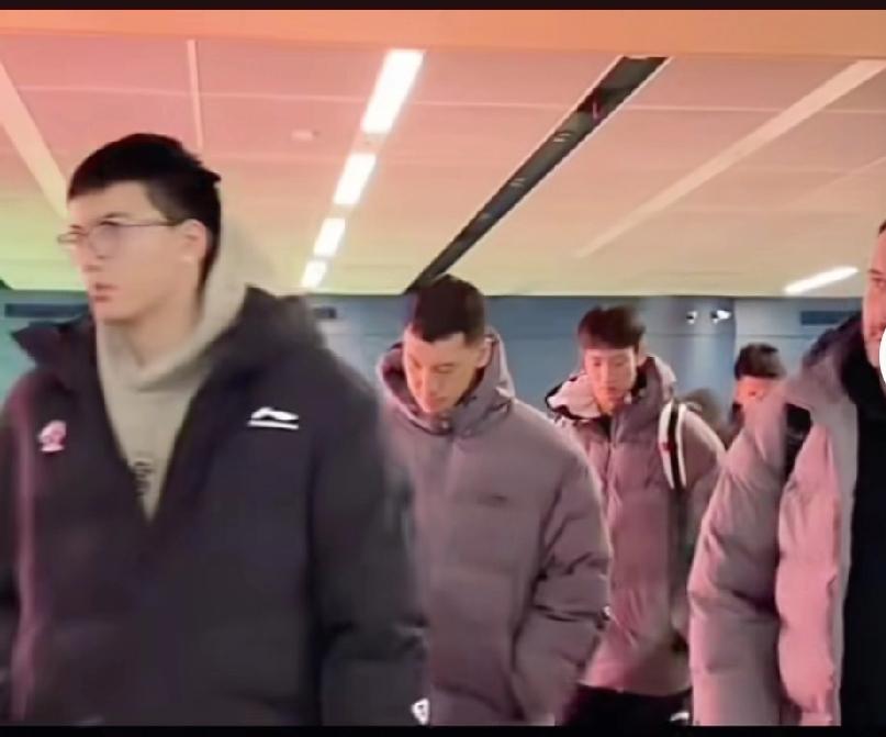 广东宏远抵达宁波，杜锋追求六连胜，徐杰焦泊乔肯定复出

有些时候真假话一定要分清