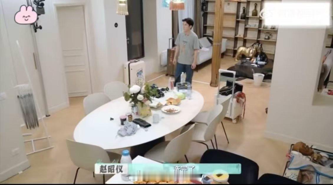 李佳琦最早知道尚雯婕的伤是骨折 尚雯婕提起李佳琦满眼感动！他最早知道她骨折，在巴