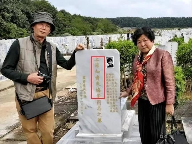 1974年的一个雨夜，云南西双版纳，21岁女知青肚子痛，她披上外套，拿着一盒火柴