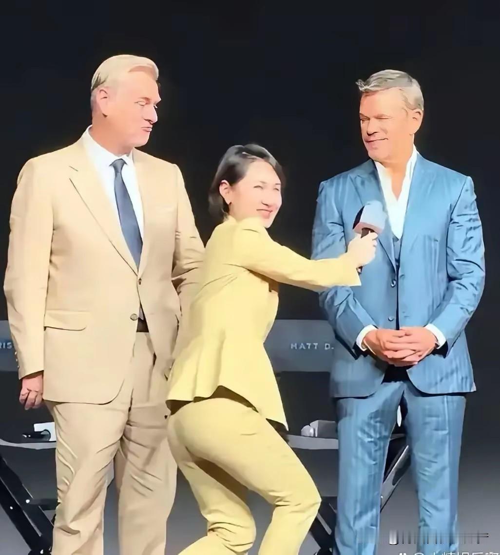 如此低声下气的采访，不要这样的主持人也罢！
据悉，这个女的是上海电视台某节目的一