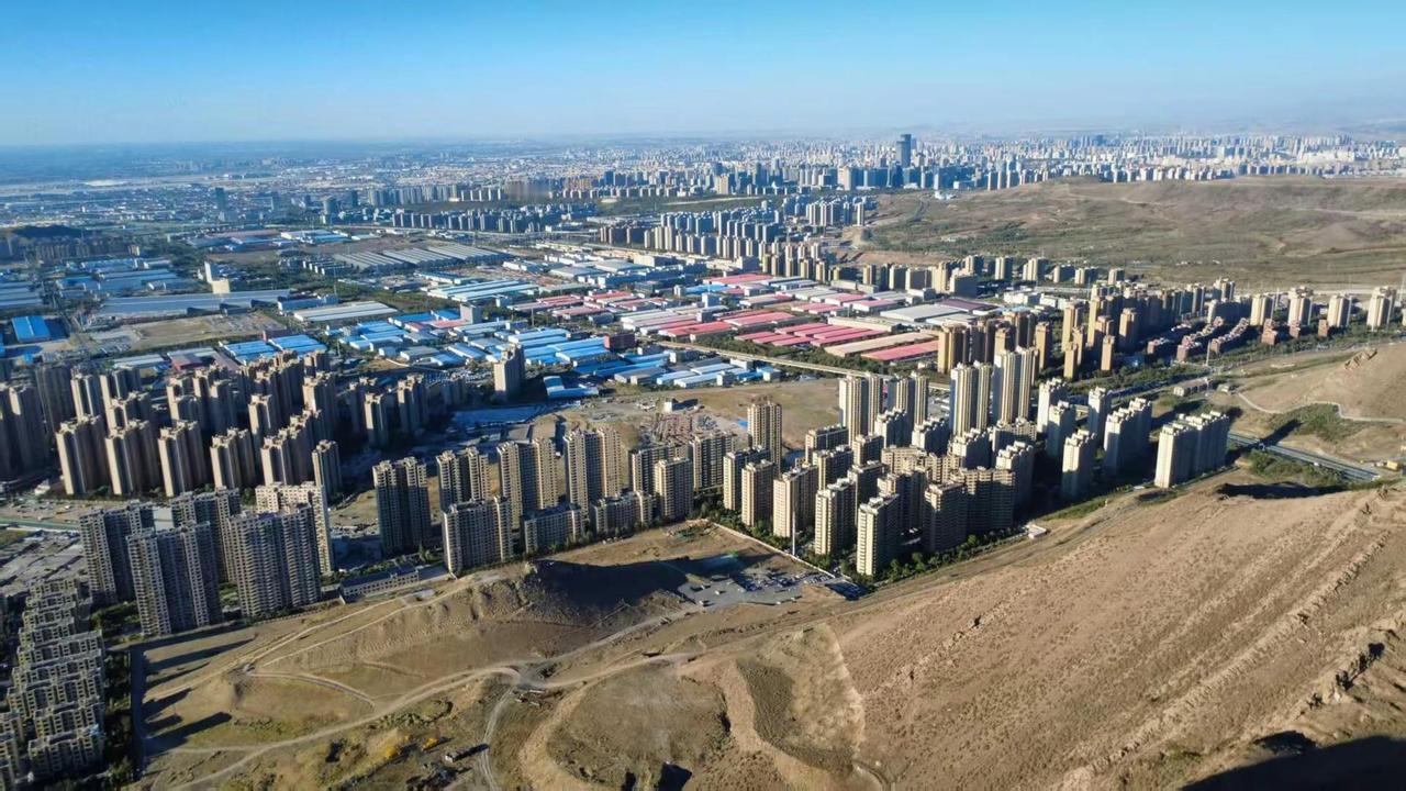 大美西山！粉丝拍摄！城市规划新地标 航拍城市建设