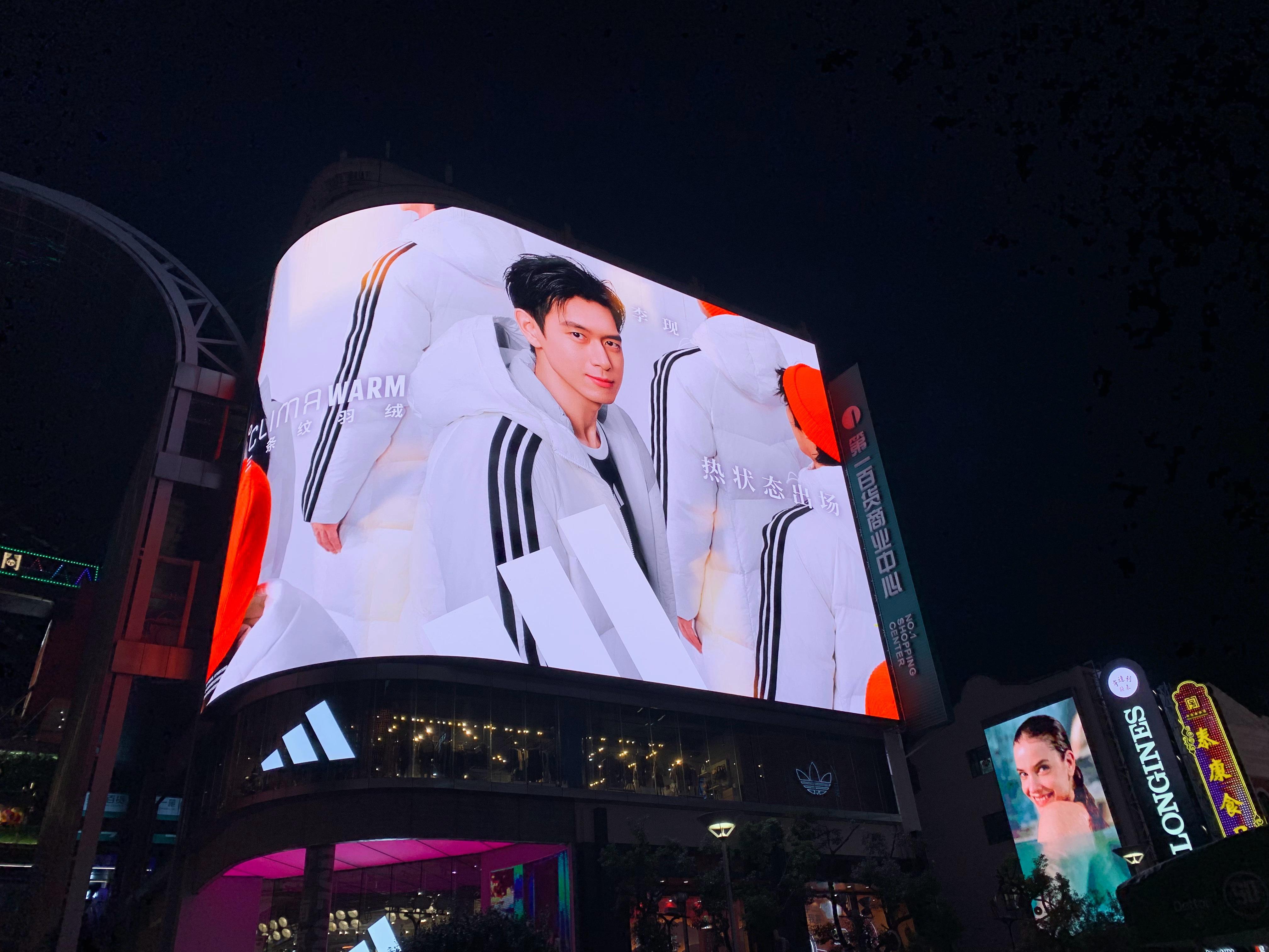 居然偶遇这么老大个现哥！！！[么么哒]  ​​​  ​​​