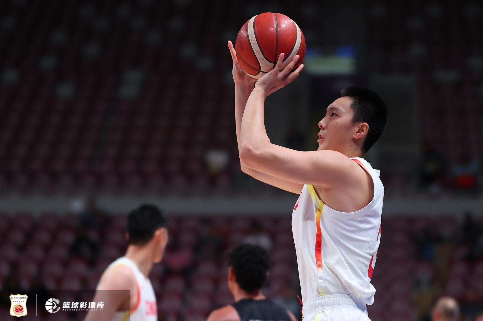 神鬼莫测……男篮世亚预阶段一，中国男篮主场76-80不敌韩国男篮。胡明轩进攻端威