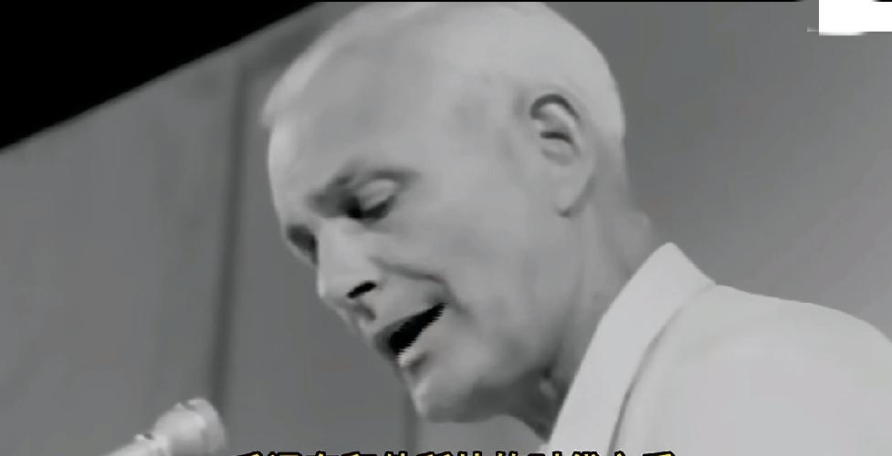 “毛泽东是历史上最伟大的革命家之一”
       美国学者保罗·斯威齐对毛主席