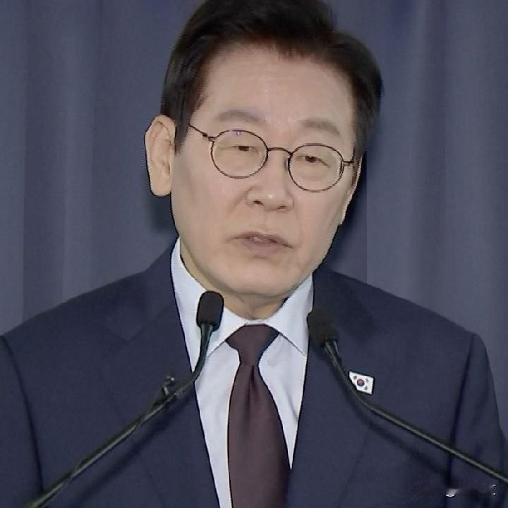 李在明放话朝韩随时可能冲突，关系闹到断联，局势紧张引全网揪心
 
韩国总统李在明