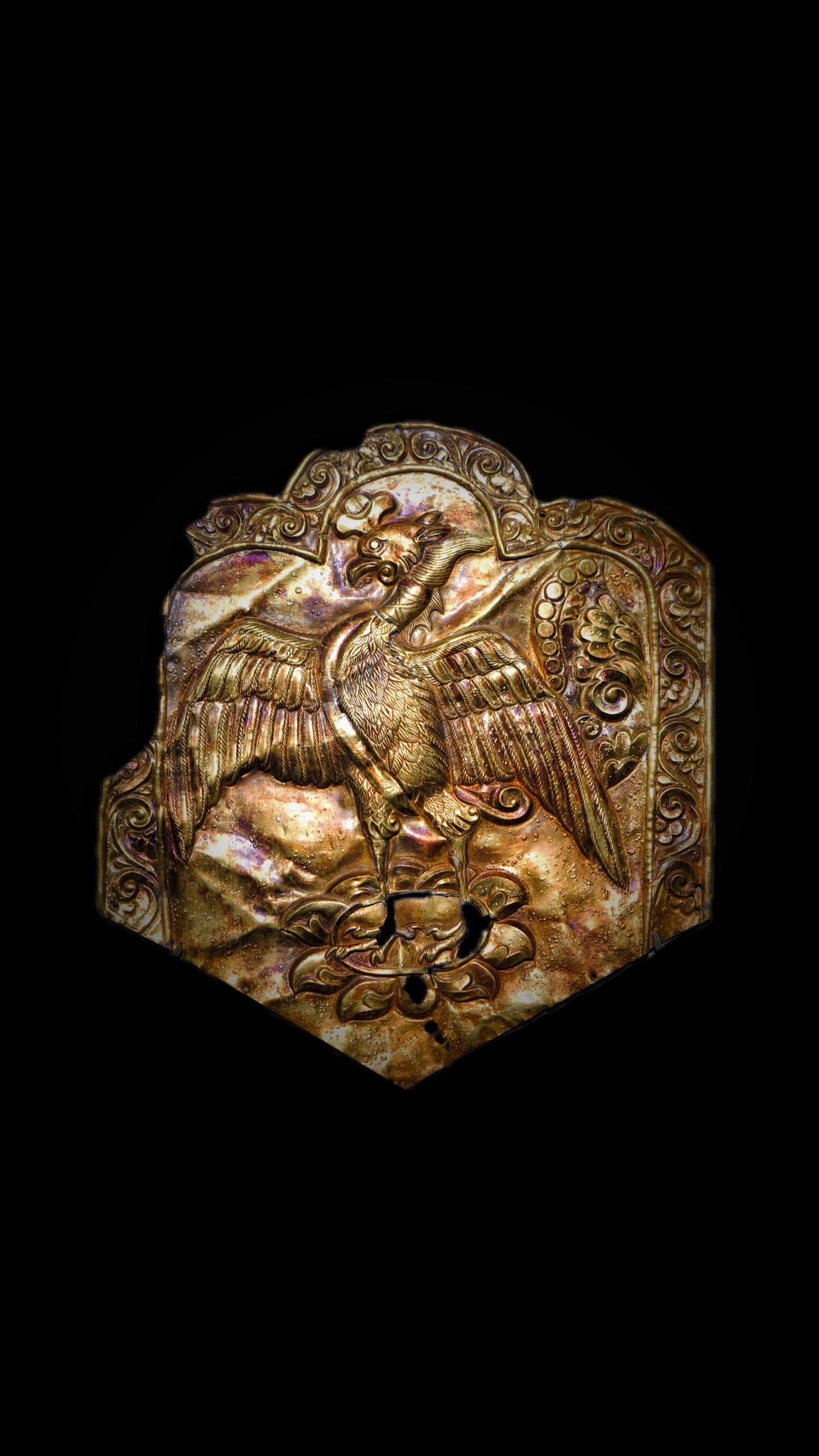 唐代·鎏金花瓣团窠立鸟银饰片。文明一定会趋同，但文化必须存异——马未都...