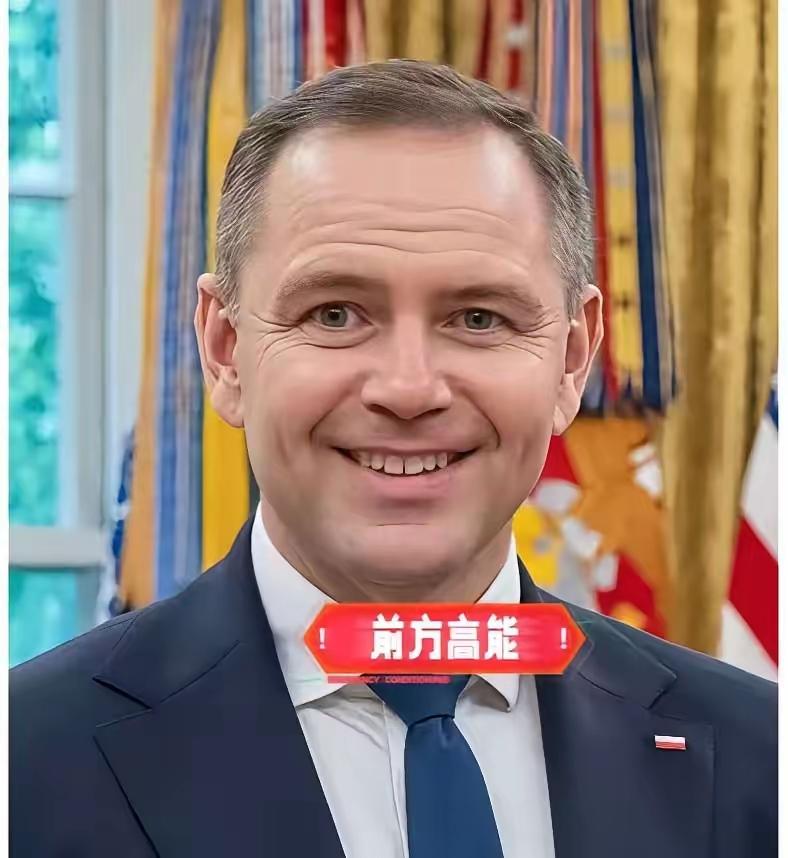最新消息
波兰强硬表态

​波兰总统纳夫罗茨基签署决议，同意北约成员国军队驻扎波