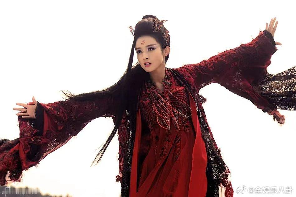 霍建华和赵丽颖都是靠实力说话的演员，《花千骨》里的对手戏至今让人印象深刻。一个把