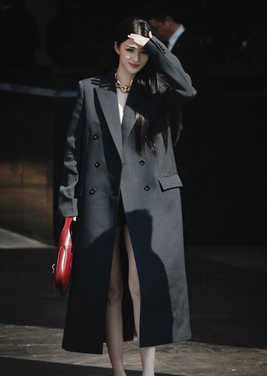 被王楚然狠狠种草露趾细高跟！优雅又显气质，把女性的柔美与气场完美拿捏 