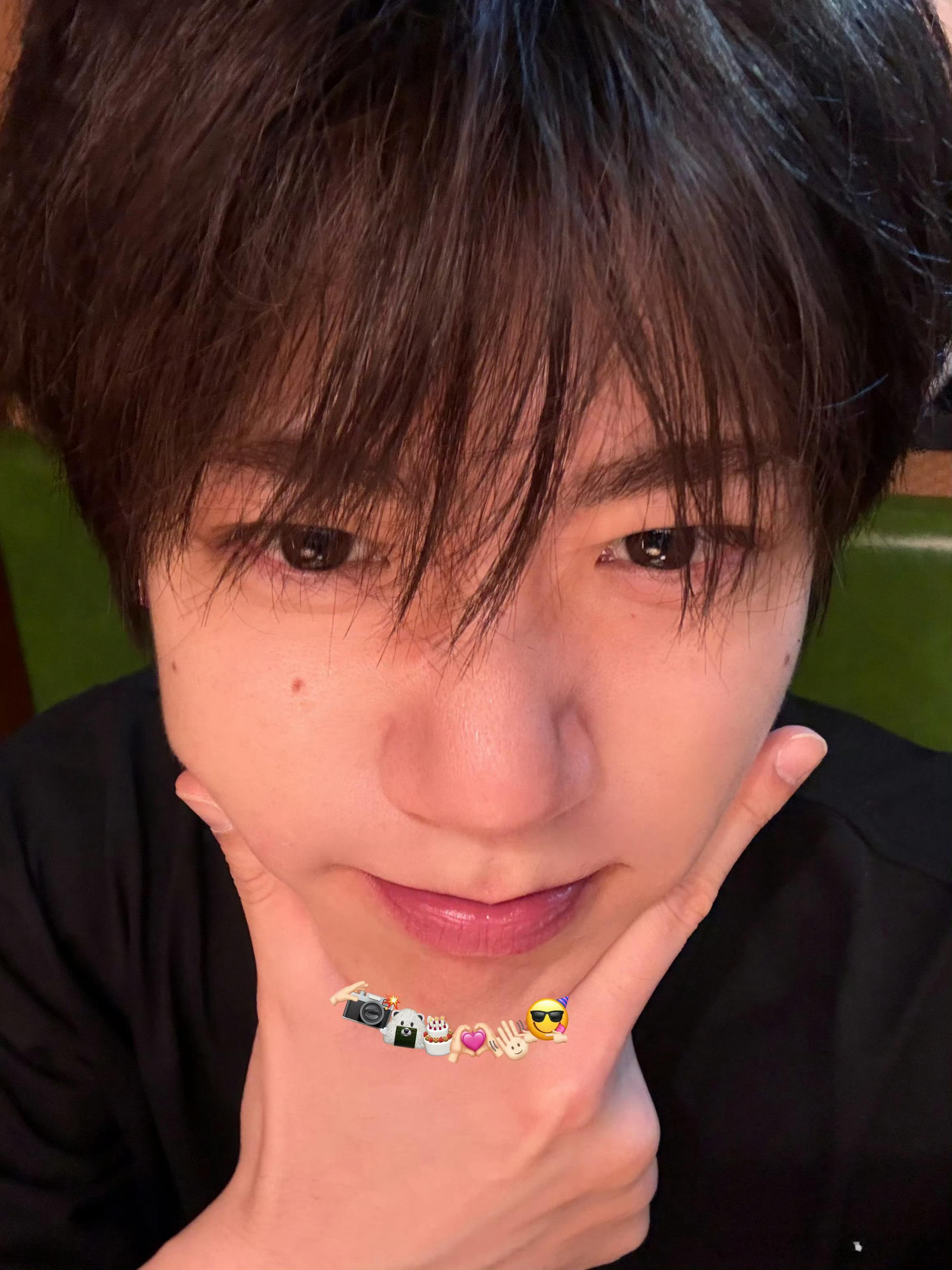 李卿  🥬李卿司空摘星🥬李卿 凤舞九天希望你继续兴致盎然的与世界交手，一直走