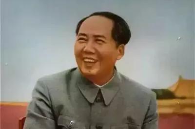 毛主席是我党、我军、我国各族人民公认的人民领袖！建议立法，今后要对诬蔑，侮辱，漫