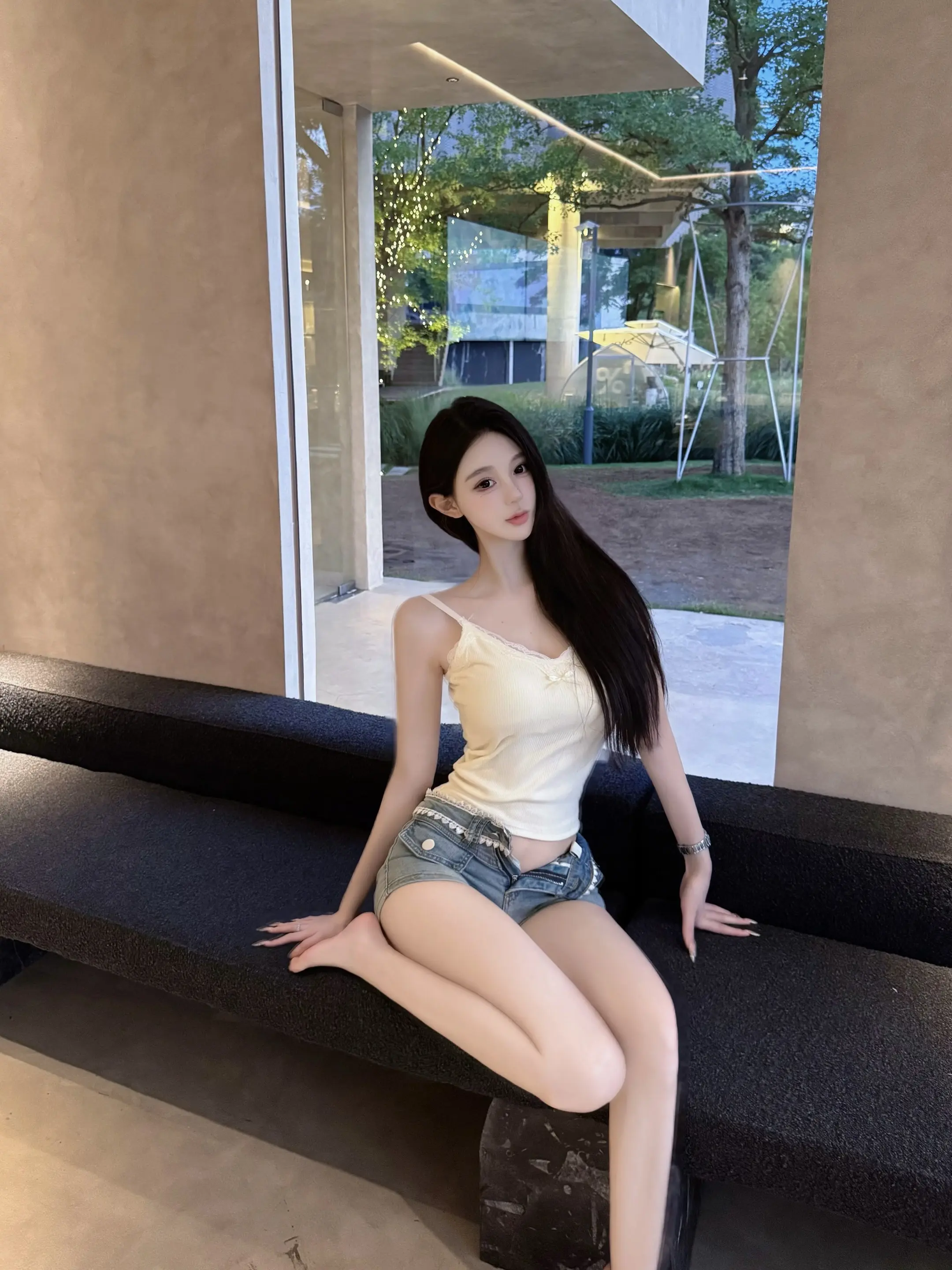 可爱是装的 姐是变态。