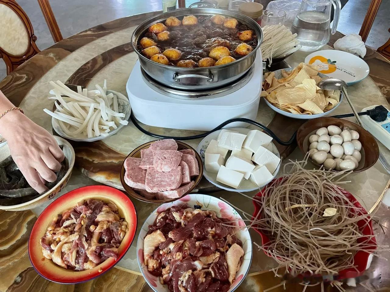 这个季节涮火锅吃绿叶菜犯法么？