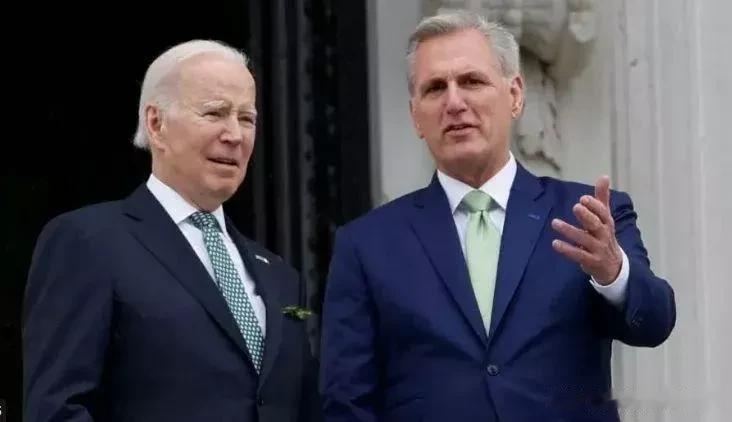 拜登最终妥协，美国债务上限达成原则协议，但危机尚未解除

来源:强国视角

美国