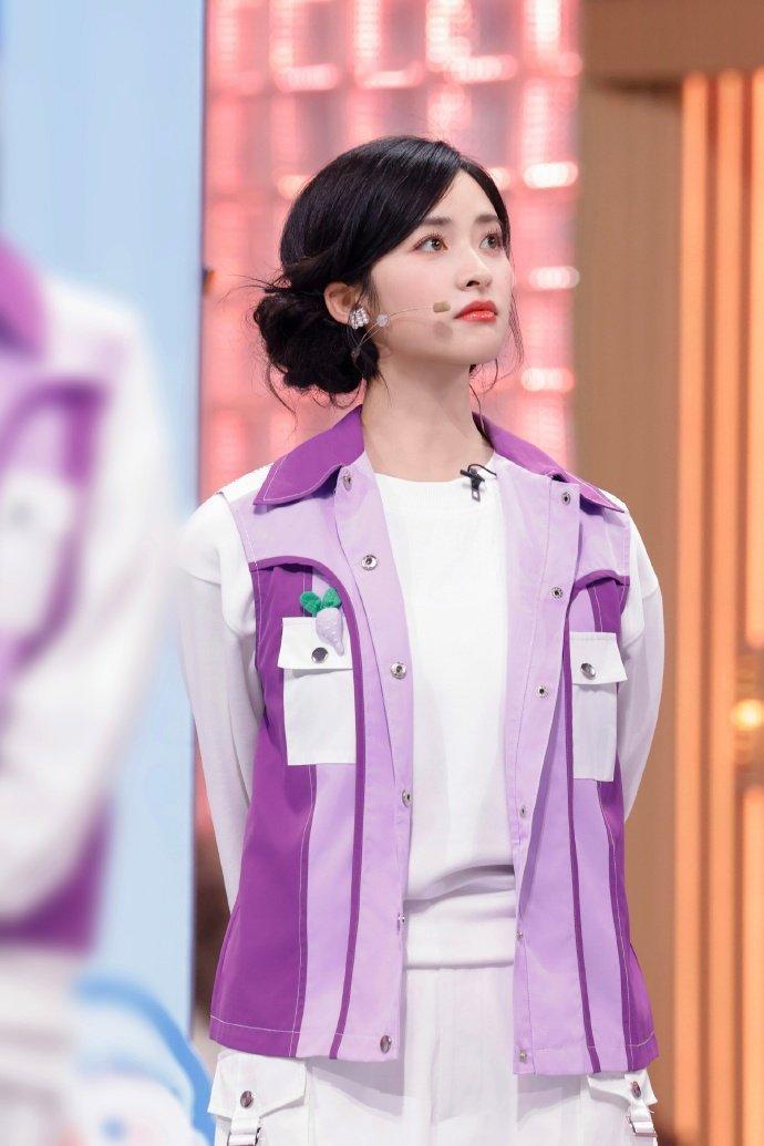 沈月该不会是怪力少女吧沈月该不会是“怪力”少女本女吧！小小的身体里藏着大大的能量