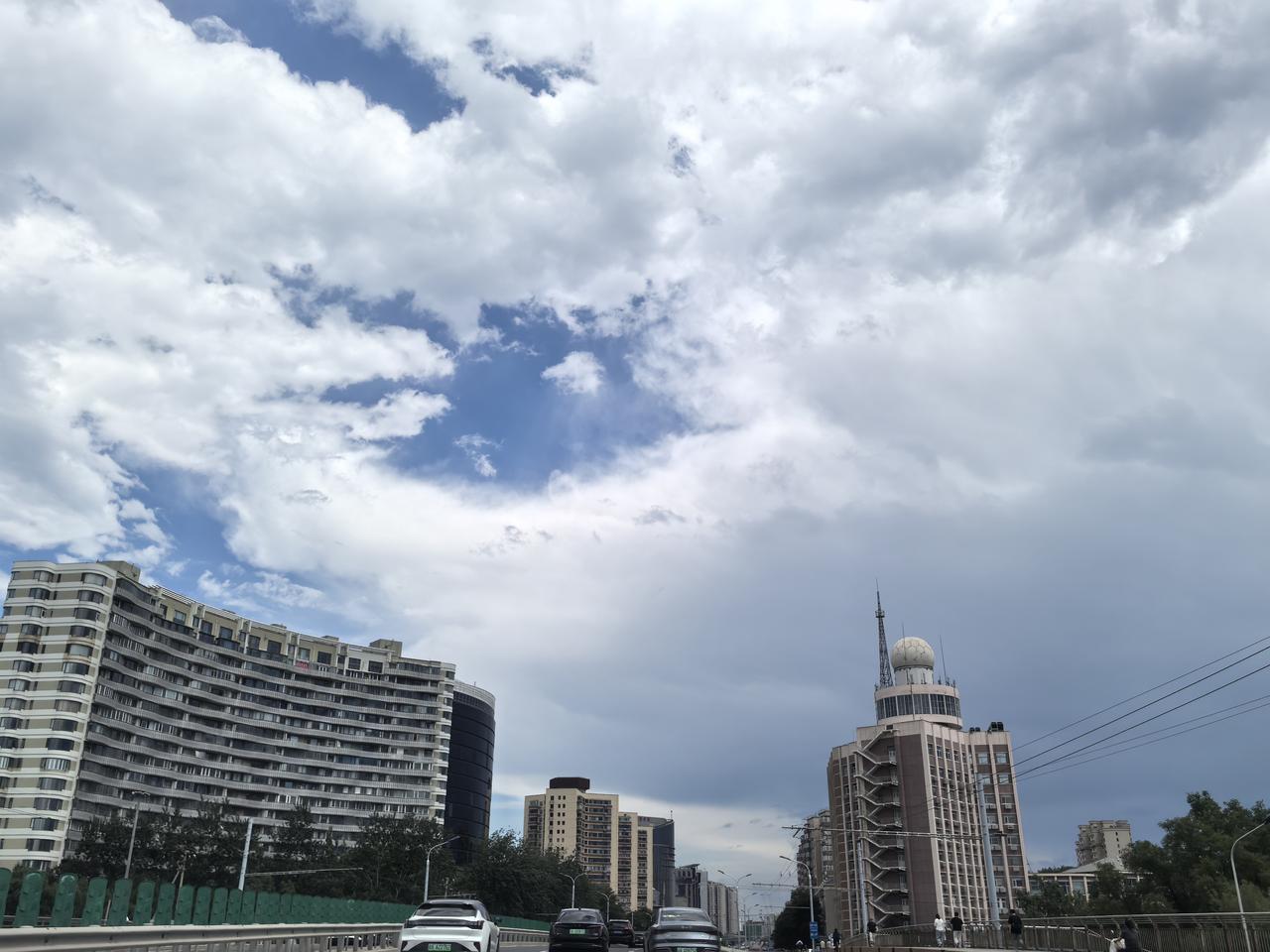 两个小时的授课累得我够呛，我更喜欢互动模式，教学相长，多听听学员们在海外遇到的各