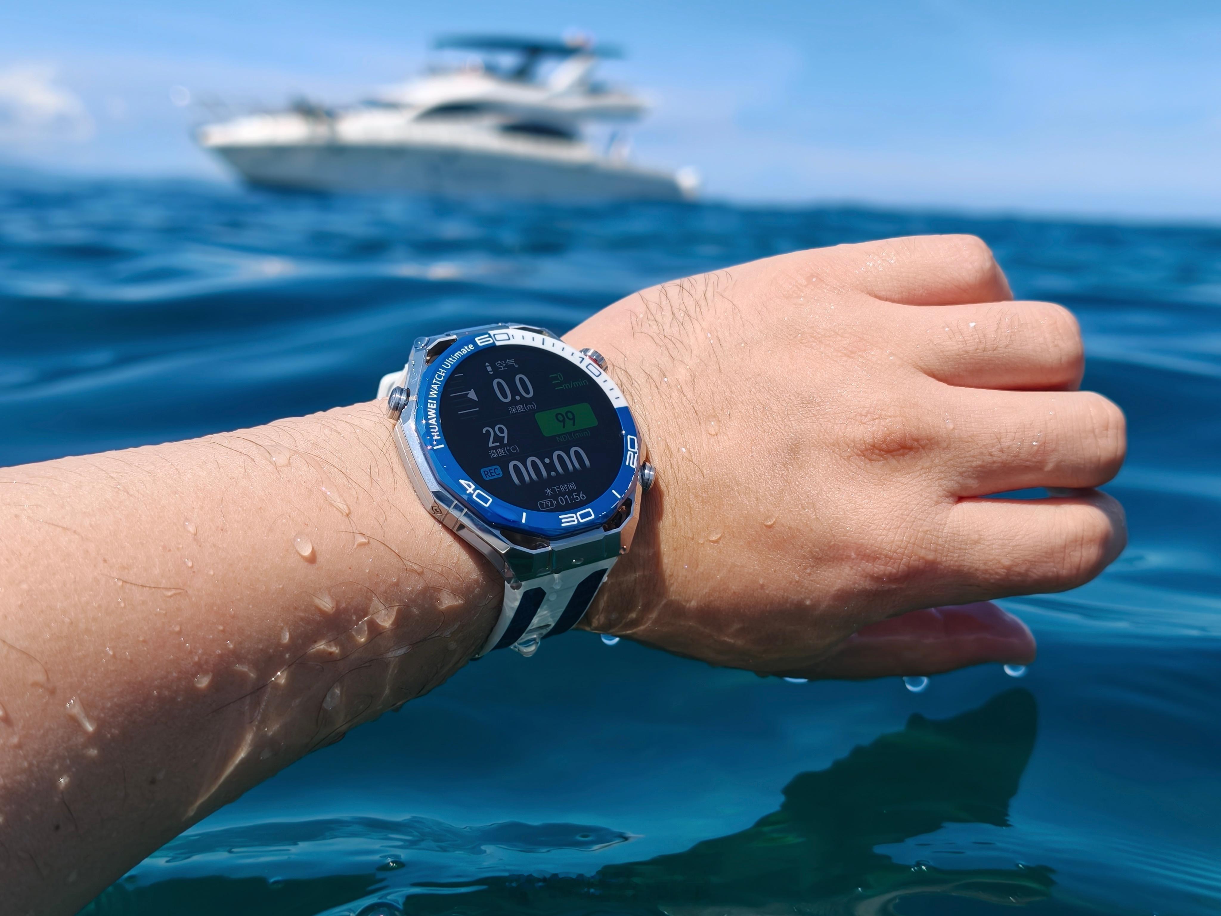 在巴厘岛潜水一直都戴的这块表，真的好用！完全就是我的随身潜水表它能150米！但我
