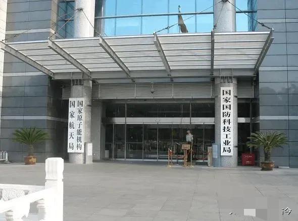 能来这里上班的人，应该是全村人的骄傲
