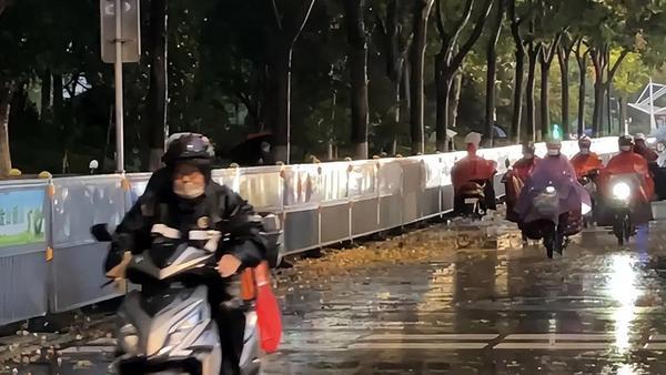 四川重庆暴雨来袭，东北西北大降温！这波天气变化太猛了

9月18日，中央气象台发