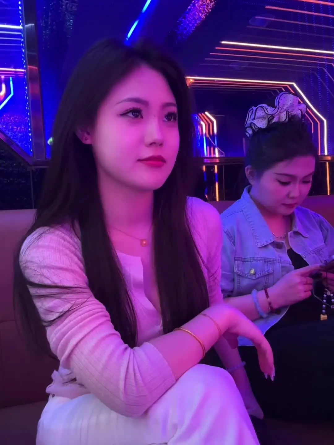 哪怕爱跌落了还不如昨～