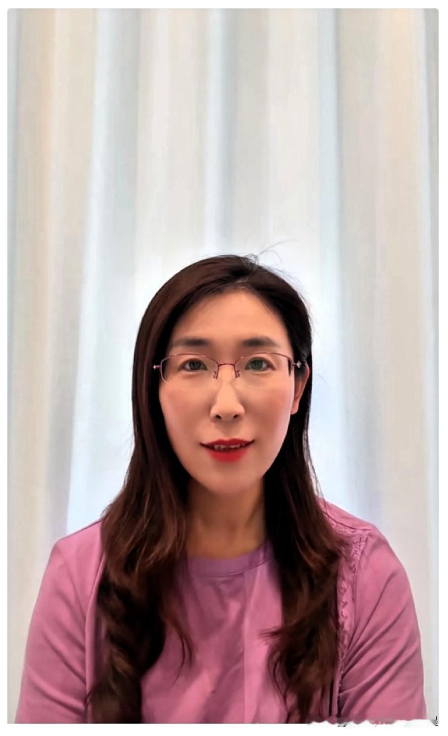 朱女士今天更新动态了，给大家带来了两个消息。
 
一、反转很大：男方主动撤掉了离