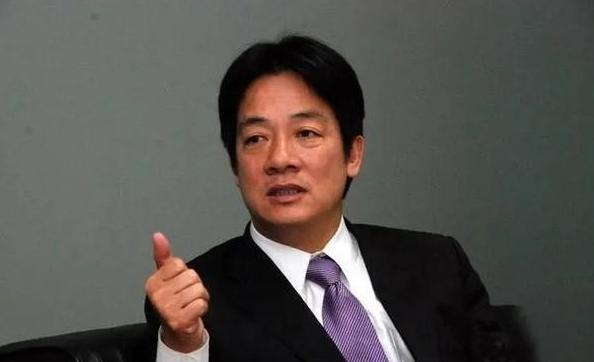 嘴硬！赖清德4月18日公开叫嚣不怕解放军扰台，还放话大陆拳头大，我们后方站一群人