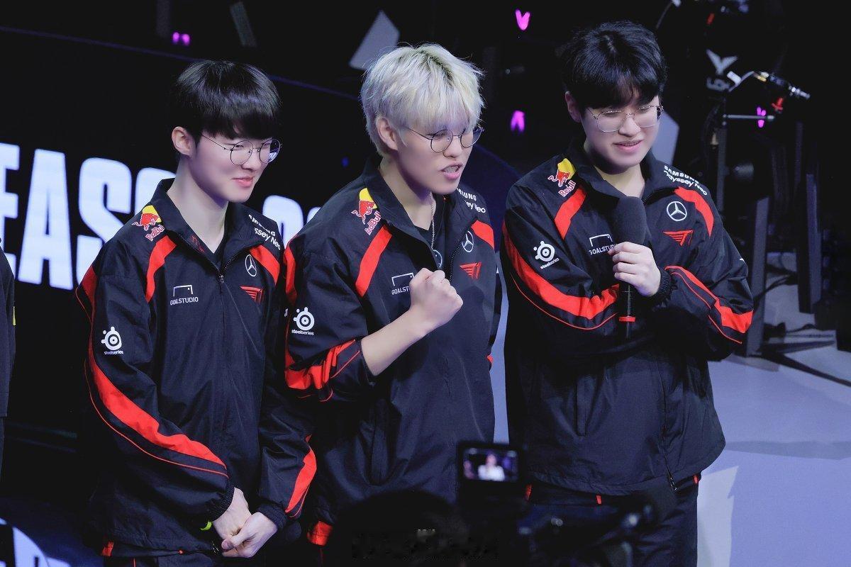 一些T1上中野的返图~~

©dear_507 twi
#英雄联盟##2024l