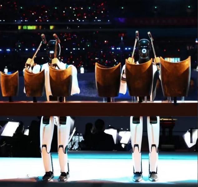 全运会刘德华来了我不意外
汪明荃来了我也不意外，
最让人意外的是居然不按常理，