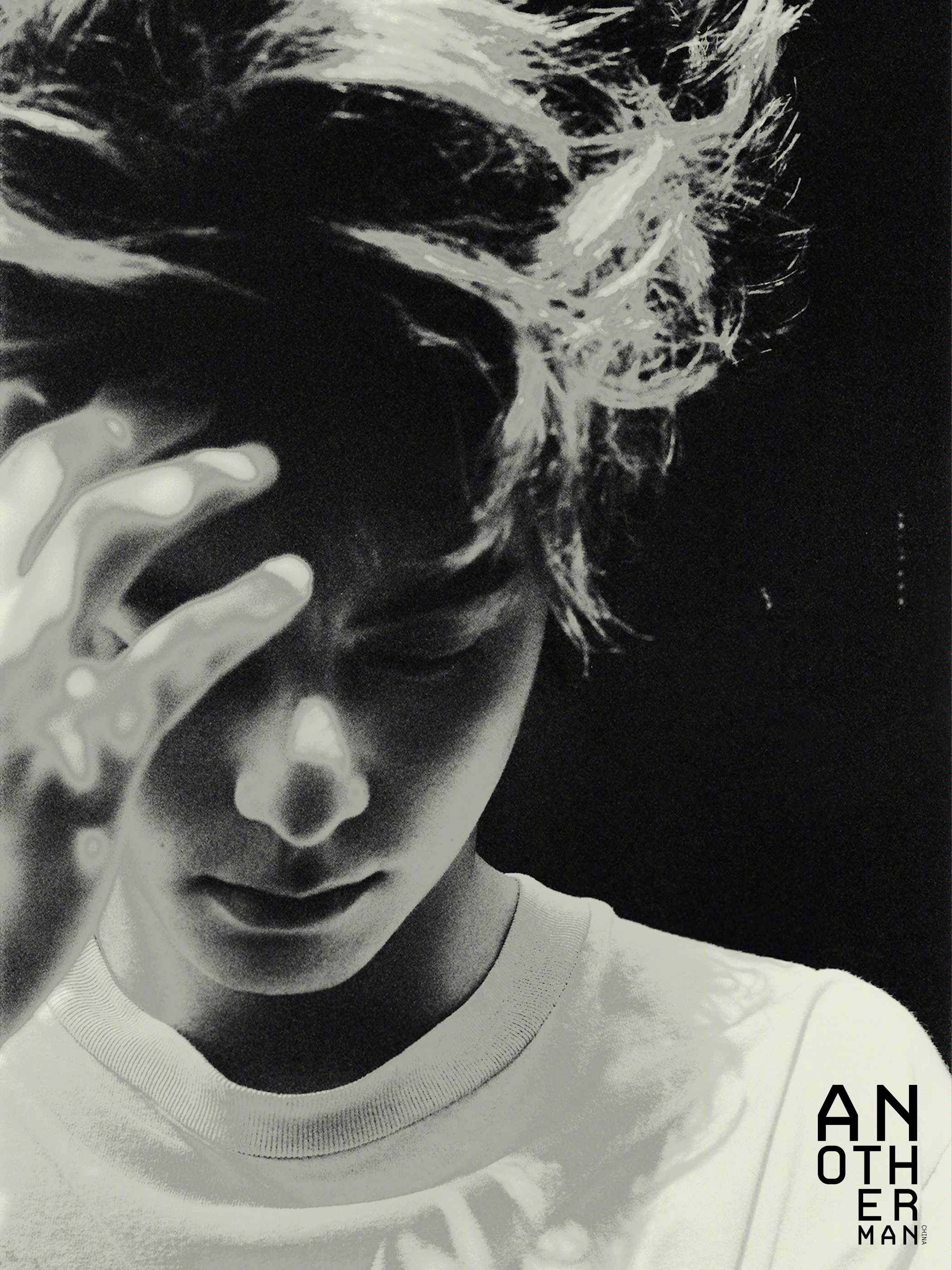 王鹤棣身穿LOUIS VUITTON登上《AnotherMan 》中国版首封封面