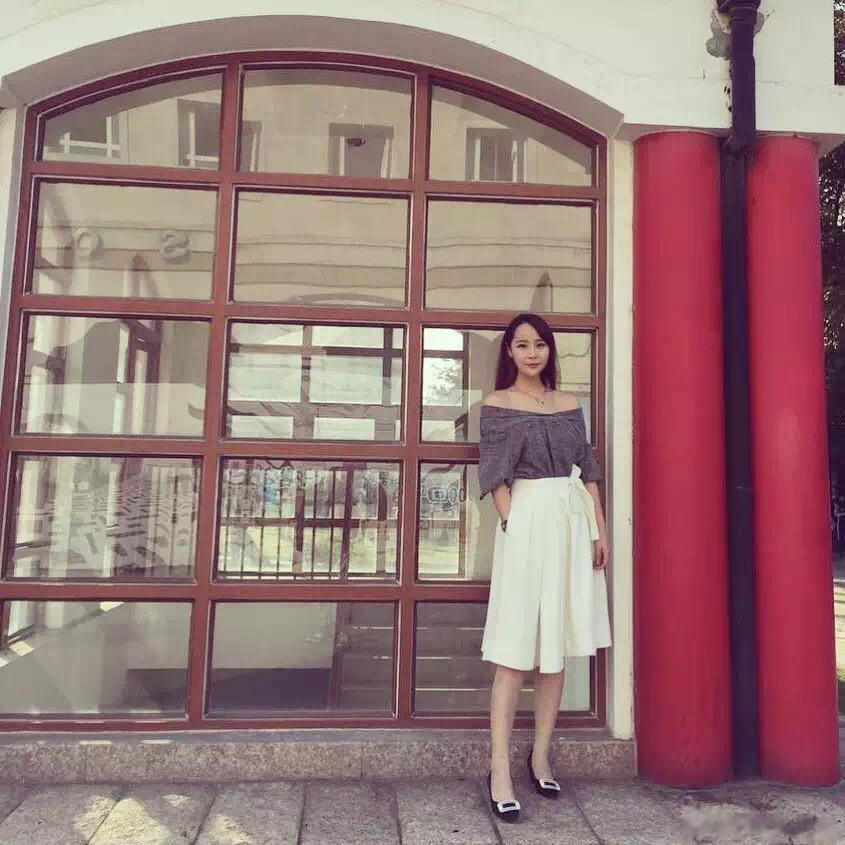 10年的穿衣服变化好像基本看不出来啥风格我衣服风格就是休闲和长裙切换 ​​​